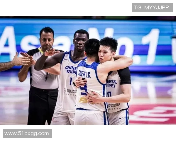 中国男篮小组赛对决菲律宾全场精彩瞬间回顾与分析 中国男篮小组赛对决菲律宾全场精彩瞬间回顾与分析