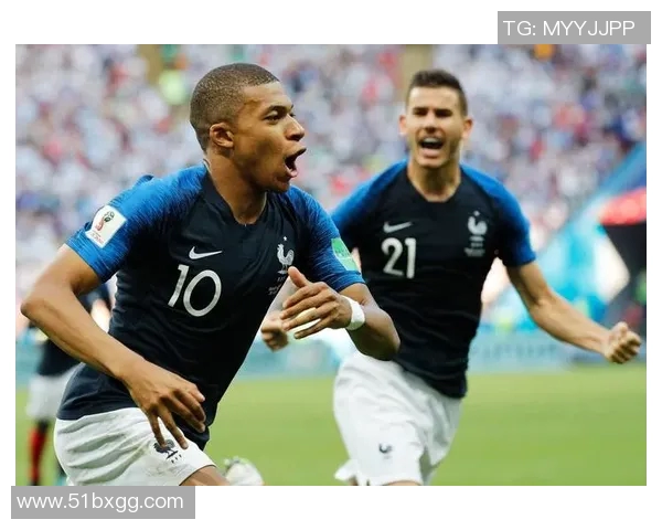 激烈对抗与激情碰撞 足球赛事中的技术博弈与团队协作分析